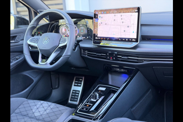 Volkswagen Golf 1.5 eTSI R-Line Pano/H&K/360/Trekhaak