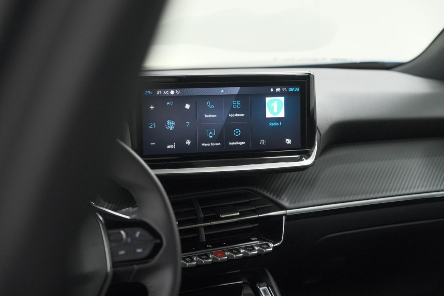 Peugeot e-2008 EV Allure 54 kWh | SOH 97,5% | 11 KW Lader | Apple Carplay | Parkeersensoren