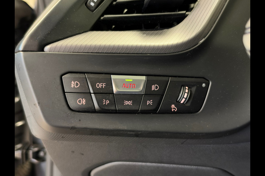 BMW 2 Serie Gran Coupé 218i AUT Executive Edition M-SPORT NAVI CAMERA PDC V+A CARPLAY