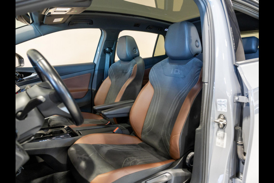 Volkswagen ID.4 Family 77 kWh SOH 92% / 204pk / NAP / Warmtepomp / Panorama dak / Achteruitrij camera / Stoelverwarming /