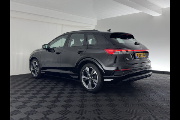 Audi Q4 e-tron 40 S edition 77 kWh (3-Fase-11kW) (INCL.BTW) *HEAT-PUMP | LEATHER-FABRIC | MATRIX-LED | ADAPTIVE-CRUISE | CAMERA | DIGI-COCKPIT | KEYLESS | AMBIENT-LIGHT | AUDI-SOUND | NAVI-FULLMAP | PRIVACY-GLASS | ECC | PDC | 20''ALU*