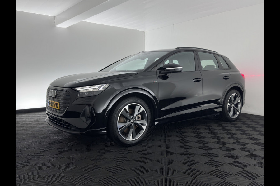 Audi Q4 e-tron 40 S edition 77 kWh (3-Fase-11kW) (INCL.BTW) *HEAT-PUMP | LEATHER-FABRIC | MATRIX-LED | ADAPTIVE-CRUISE | CAMERA | DIGI-COCKPIT | KEYLESS | AMBIENT-LIGHT | AUDI-SOUND | NAVI-FULLMAP | PRIVACY-GLASS | ECC | PDC | 20''ALU*