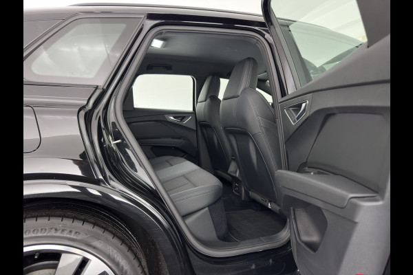 Audi Q4 e-tron 40 S edition 77 kWh (3-Fase-11kW) (INCL.BTW) *HEAT-PUMP | LEATHER-FABRIC | MATRIX-LED | ADAPTIVE-CRUISE | CAMERA | DIGI-COCKPIT | KEYLESS | AMBIENT-LIGHT | AUDI-SOUND | NAVI-FULLMAP | PRIVACY-GLASS | ECC | PDC | 20''ALU*