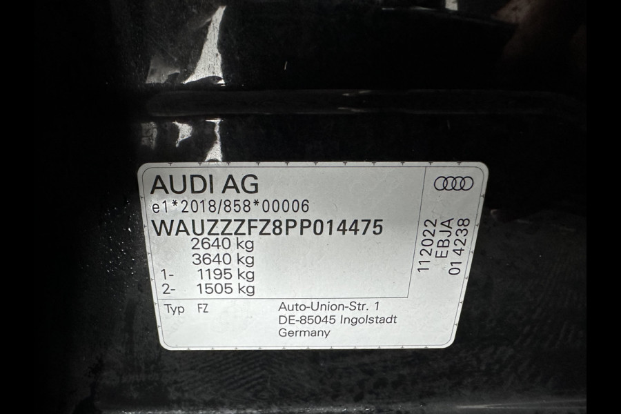 Audi Q4 e-tron 40 S edition 77 kWh (3-Fase-11kW) (INCL.BTW) *HEAT-PUMP | LEATHER-FABRIC | MATRIX-LED | ADAPTIVE-CRUISE | CAMERA | DIGI-COCKPIT | KEYLESS | AMBIENT-LIGHT | AUDI-SOUND | NAVI-FULLMAP | PRIVACY-GLASS | ECC | PDC | 20''ALU*