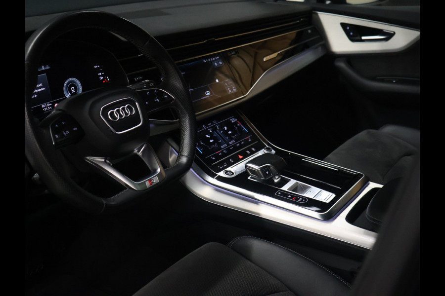 Audi Q7 60 TFSI e quattro Competition [SCHUIFKANTELDAK, APPLECARPLAY, ANDROID, CRUISE CONTROL, STOELVERWARMING, MEMORY SEATS, HEAT UP DISPLAY, DIGITAL DASH, CAMERA, PDC V+A, ELEKTRISCHE ACHTERKLEP, HALF ALCANTARA, NIEUWSTAAT]