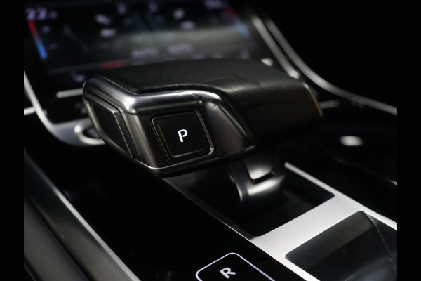 Audi Q7 60 TFSI e quattro Competition [SCHUIFKANTELDAK, APPLECARPLAY, ANDROID, CRUISE CONTROL, STOELVERWARMING, MEMORY SEATS, HEAT UP DISPLAY, DIGITAL DASH, CAMERA, PDC V+A, ELEKTRISCHE ACHTERKLEP, HALF ALCANTARA, NIEUWSTAAT]