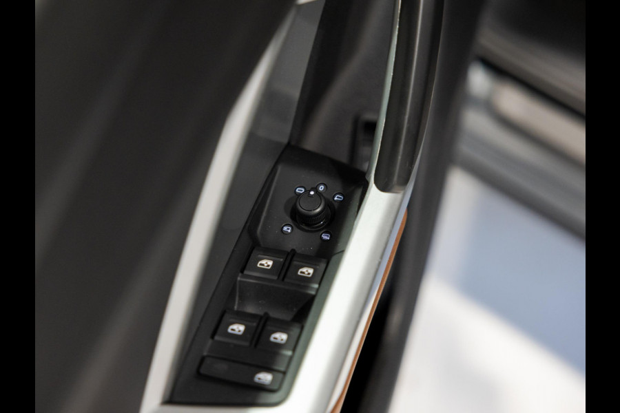Audi Q3 35 TFSI Advanced Pro Line Business / 150pk / Stoelverwarming / Leder / Apple CarPlay /