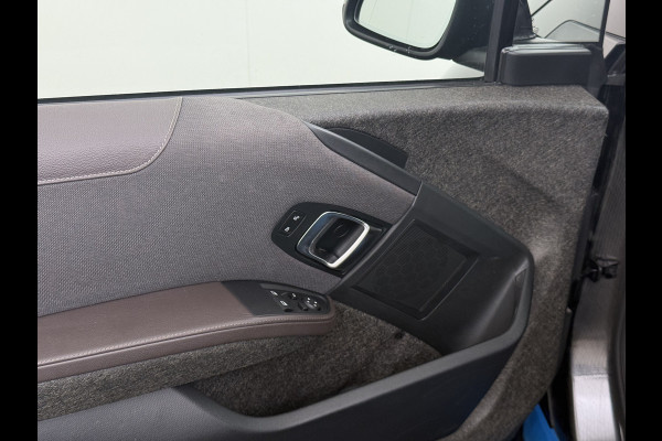 BMW i3 120Ah 42 kWh Warmtepomp Sportpakket Leer Navi Ecc Pdc Tel. Usb 20'LM CruiseControl Stoelverw. KeylessStart Isofix Led Aut.Verlichting Elek.Ramen Comfort pakket