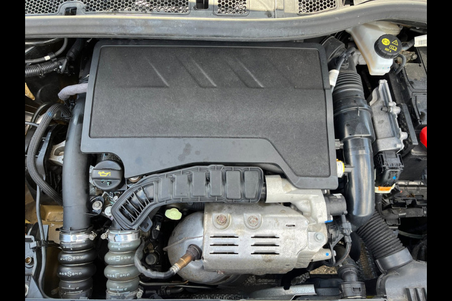 Peugeot 2008 1.2 PureTech Allure(clima,cruise,lmv,nwe-distributieset,bj21,15999,-)