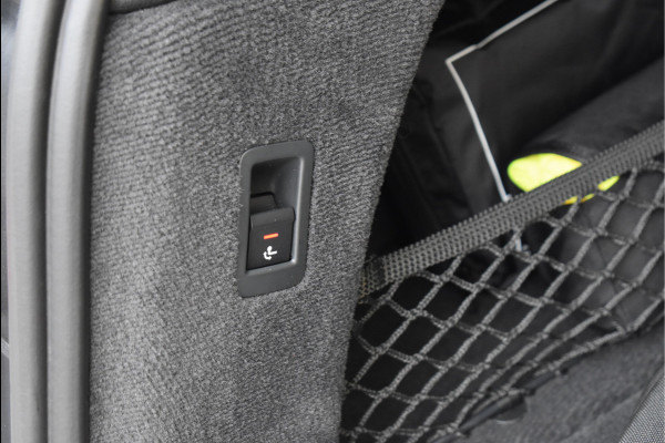 Audi A6 Avant 55 TFSI e Quattro S-Line Competition Matrix HD 360 Camera B&O S6 Diffusor 21 Inch