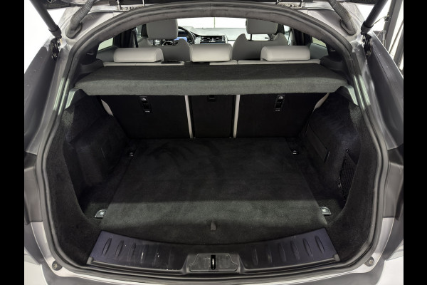 Jaguar E-Pace 1.5 P300e AWD R-Dynamic S | Trekhaak | Stoelen verwarmd | 360 Cam | Luxe Leder
