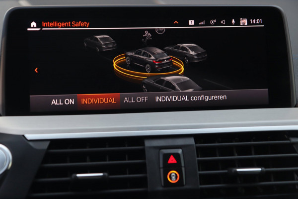 BMW X4 XDrive20i M Sport / PANO / MEMORY / HUD / 360 / ACC / HK / KEYLESS / 20'