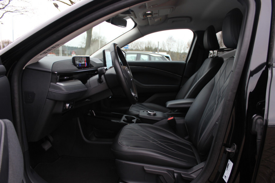Ford Mustang Mach-E Extended RWD 98 kWh / Camera / Leder / 18'' / Keyless / DAB / Dodehoek / Stuur+Stoelverwarming / ACC