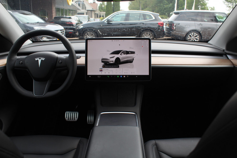 Tesla Model Y Long Range AWD 75 kWh / Autopilot / Panoramadak / Camera / 20'' / Keyless / Leder / Dodehoek / Navigatie / Stoelverwarming