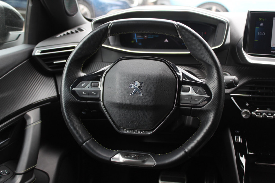 Peugeot e-208 EV GT 350 50 kWh / SOH 91,1% / Panoramadak / Camera / Virtual Cockpit / Half leder / Navigatie / Keyless / Cruise Control / Dodehoek detectie