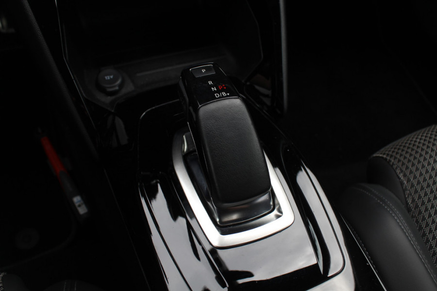 Peugeot e-208 EV GT 350 50 kWh / SOH 91,1% / Panoramadak / Camera / Virtual Cockpit / Half leder / Navigatie / Keyless / Cruise Control / Dodehoek detectie