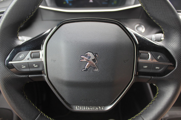 Peugeot e-208 EV GT 350 50 kWh / SOH 91,1% / Panoramadak / Camera / Virtual Cockpit / Half leder / Navigatie / Keyless / Cruise Control / Dodehoek detectie
