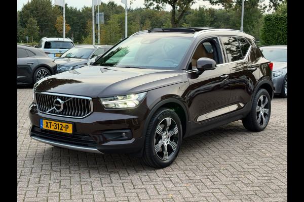 Volvo XC40 2.0 T4 Inscription / Trekhaak / Panoramadak / Camera / Leder / 18'' / Elektr. Stoelen / CarPlay / Stoelverwarming / Dodehoek / ACC