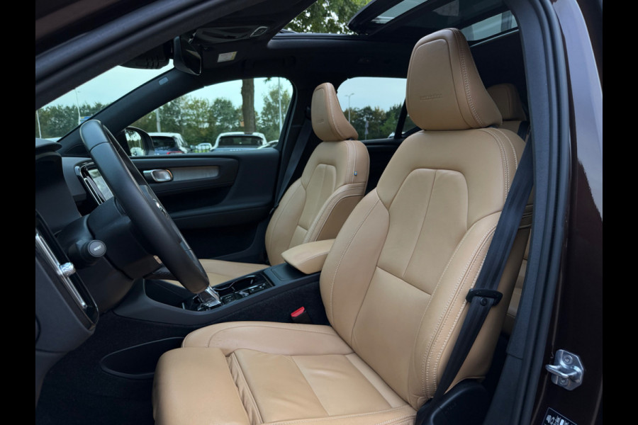 Volvo XC40 2.0 T4 Inscription / Trekhaak / Panoramadak / Camera / Leder / 18'' / Elektr. Stoelen / CarPlay / Stoelverwarming / Dodehoek / ACC