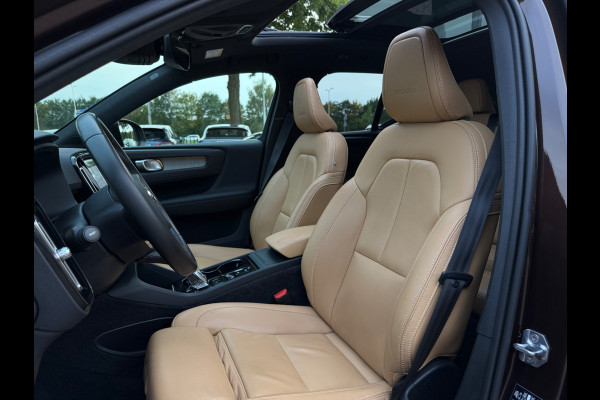 Volvo XC40 2.0 T4 Inscription / Trekhaak / Panoramadak / Camera / Leder / 18'' / Elektr. Stoelen / CarPlay / Stoelverwarming / Dodehoek / ACC