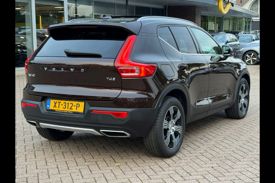 Volvo XC40 2.0 T4 Inscription / Trekhaak / Panoramadak / Camera / Leder / 18'' / Elektr. Stoelen / CarPlay / Stoelverwarming / Dodehoek / ACC