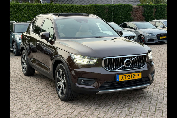 Volvo XC40 2.0 T4 Inscription / Trekhaak / Panoramadak / Camera / Leder / 18'' / Elektr. Stoelen / CarPlay / Stoelverwarming / Dodehoek / ACC