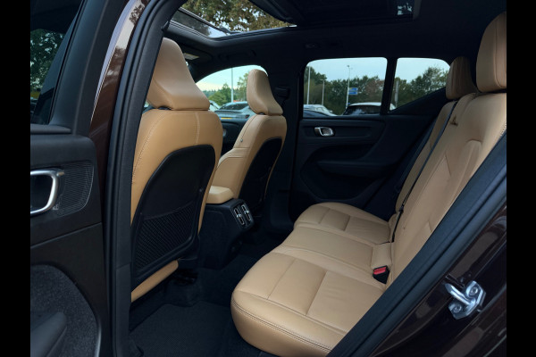 Volvo XC40 2.0 T4 Inscription / Trekhaak / Panoramadak / Camera / Leder / 18'' / Elektr. Stoelen / CarPlay / Stoelverwarming / Dodehoek / ACC