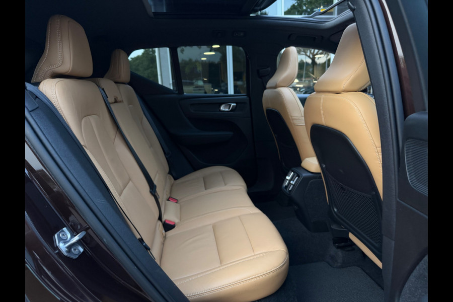 Volvo XC40 2.0 T4 Inscription / Trekhaak / Panoramadak / Camera / Leder / 18'' / Elektr. Stoelen / CarPlay / Stoelverwarming / Dodehoek / ACC