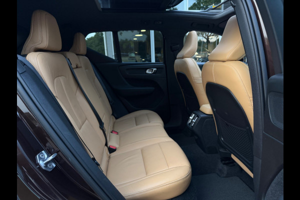 Volvo XC40 2.0 T4 Inscription / Trekhaak / Panoramadak / Camera / Leder / 18'' / Elektr. Stoelen / CarPlay / Stoelverwarming / Dodehoek / ACC