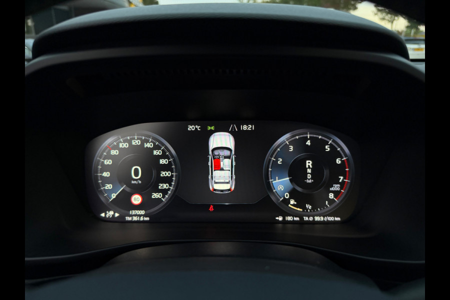 Volvo XC40 2.0 T4 Inscription / Trekhaak / Panoramadak / Camera / Leder / 18'' / Elektr. Stoelen / CarPlay / Stoelverwarming / Dodehoek / ACC