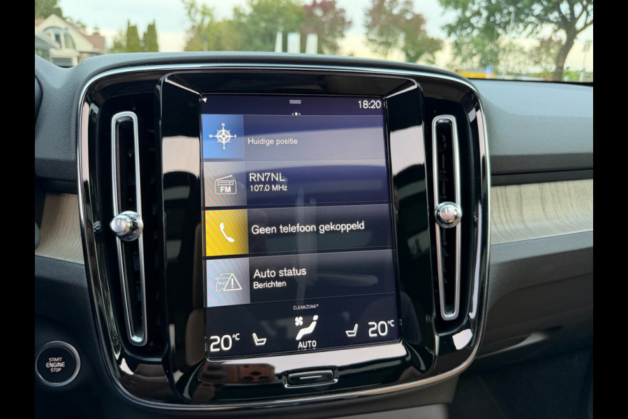 Volvo XC40 2.0 T4 Inscription / Trekhaak / Panoramadak / Camera / Leder / 18'' / Elektr. Stoelen / CarPlay / Stoelverwarming / Dodehoek / ACC
