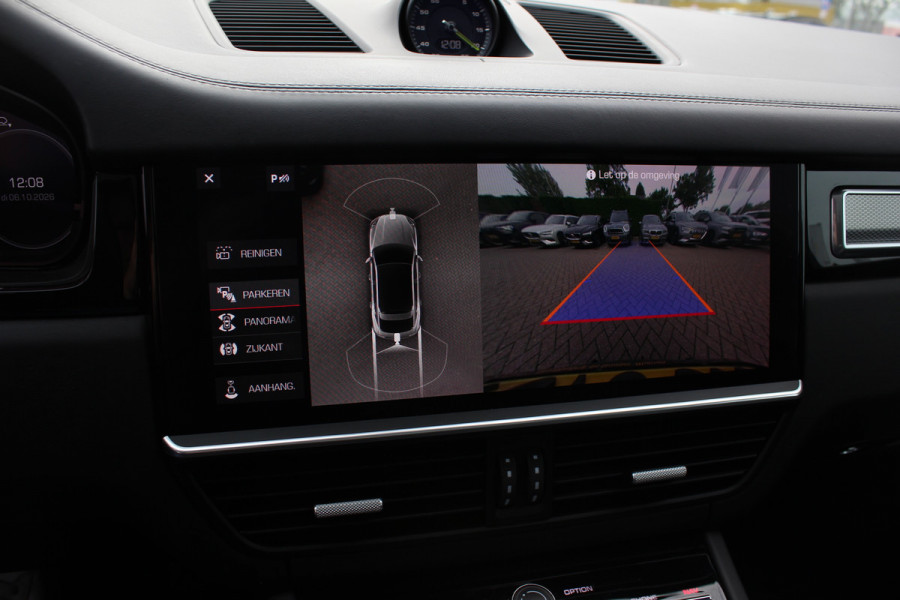 Porsche Cayenne Coupé 3.0 E-Hybrid / Trekhaak / Panoramadak / 360Camera / Head-up / Achterasbesturing / Softclose / 21'' / Matrix LED / Luchtvering / Sportdesign+Chrono / Dodehoek / DAB / Cruise Control