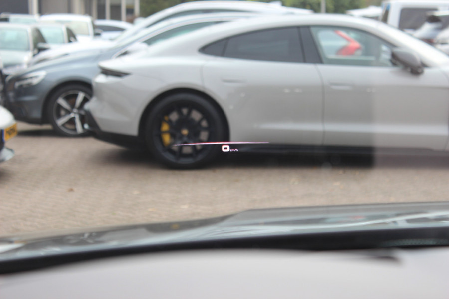 Porsche Cayenne Coupé 3.0 E-Hybrid / Trekhaak / Panoramadak / 360Camera / Head-up / Achterasbesturing / Softclose / 21'' / Matrix LED / Luchtvering / Sportdesign+Chrono / Dodehoek / DAB / Cruise Control