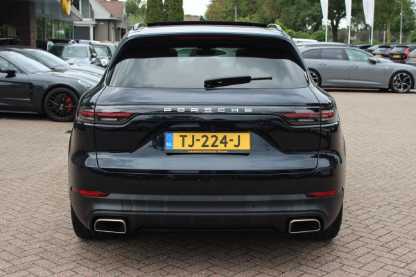 Porsche Cayenne 3.0 E-Hybrid / Panoramadak / 360Camera / Achterasbesturing / Luchtvering / Softclose / Sportchrono / 21'' / Keyless / Stoelventilatie+Verwarming / Bose / DAB / Cruise Control
