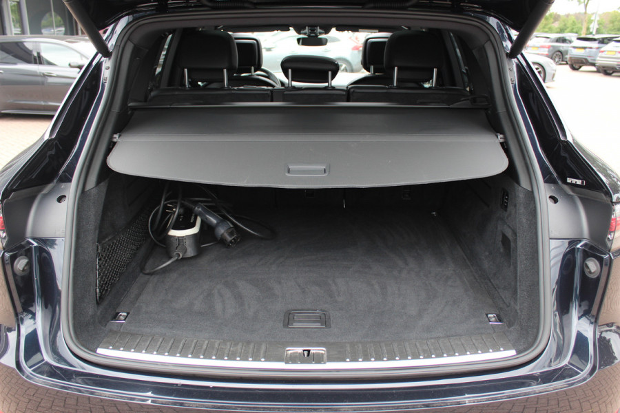 Porsche Cayenne 3.0 E-Hybrid / Panoramadak / 360Camera / Achterasbesturing / Luchtvering / Softclose / Sportchrono / 21'' / Keyless / Stoelventilatie+Verwarming / Bose / DAB / Cruise Control