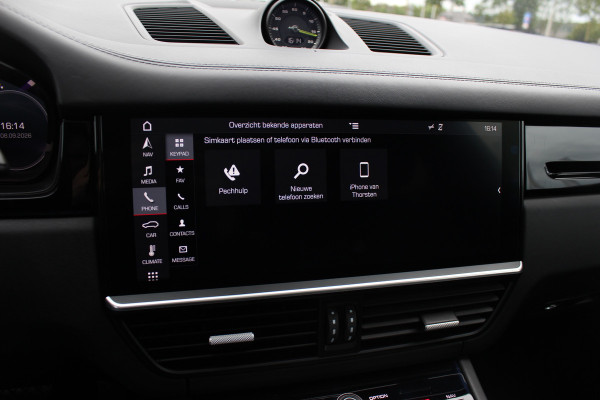 Porsche Cayenne 3.0 E-Hybrid / Panoramadak / 360Camera / Achterasbesturing / Luchtvering / Softclose / Sportchrono / 21'' / Keyless / Stoelventilatie+Verwarming / Bose / DAB / Cruise Control