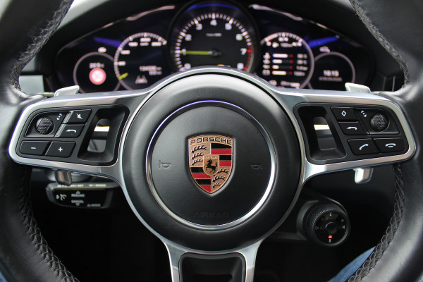 Porsche Cayenne 3.0 E-Hybrid / Panoramadak / 360Camera / Achterasbesturing / Luchtvering / Softclose / Sportchrono / 21'' / Keyless / Stoelventilatie+Verwarming / Bose / DAB / Cruise Control