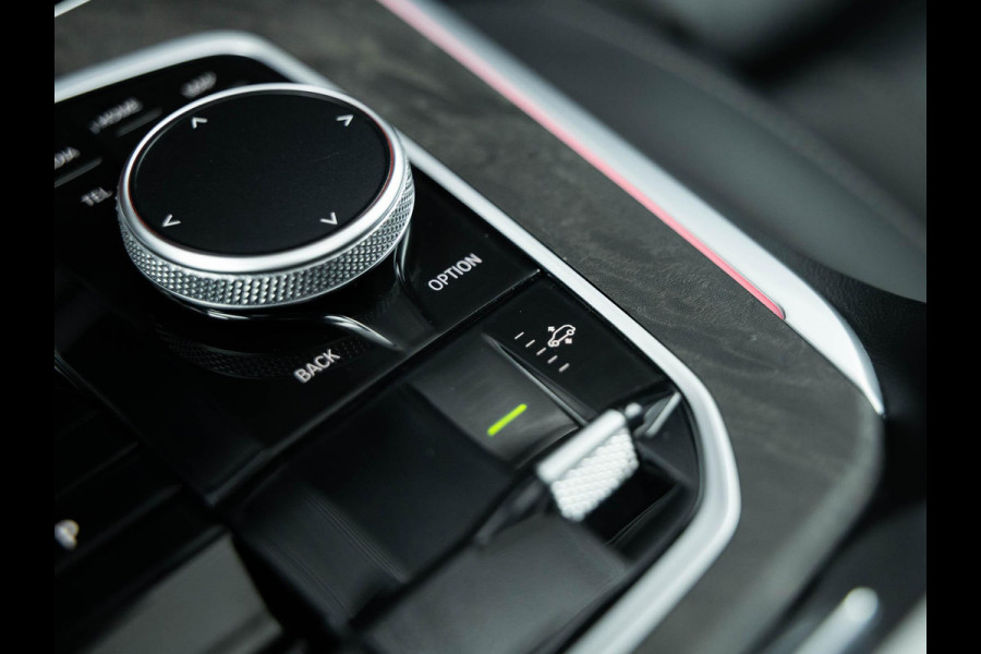 BMW X5 xDrive50e | M-Sport Pro | Trekhaak | Comfort access | Iconic glow | Panorama dak | Harman/Kardon