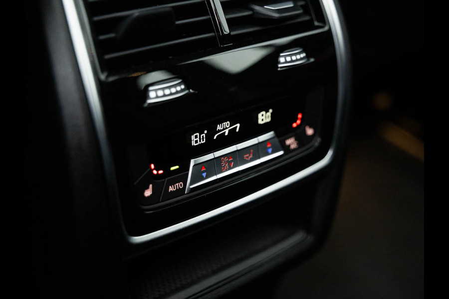 BMW X5 xDrive50e | M-Sport Pro | Trekhaak | Comfort access | Iconic glow | Panorama dak | Harman/Kardon