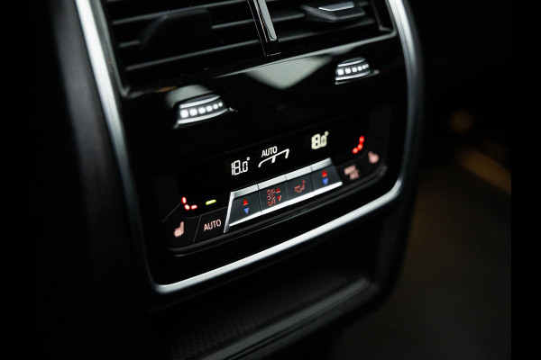 BMW X5 xDrive50e | M-Sport Pro | Trekhaak | Comfort access | Iconic glow | Panorama dak | Harman/Kardon