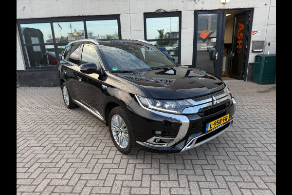 Mitsubishi Outlander 2.4 PHEV S-Edition 2019 Zwart 224pk