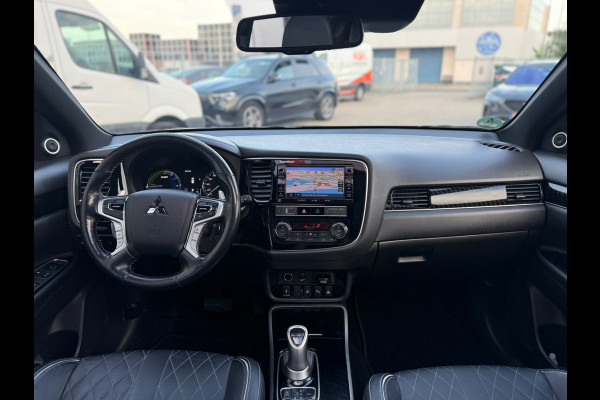 Mitsubishi Outlander 2.4 PHEV S-Edition 2019 Zwart 224pk