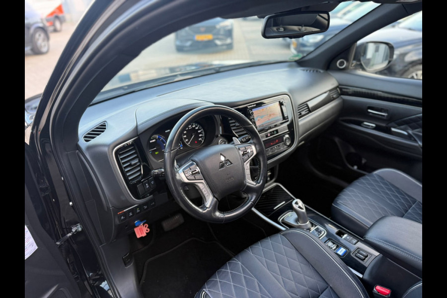 Mitsubishi Outlander 2.4 PHEV S-Edition 2019 Zwart 224pk