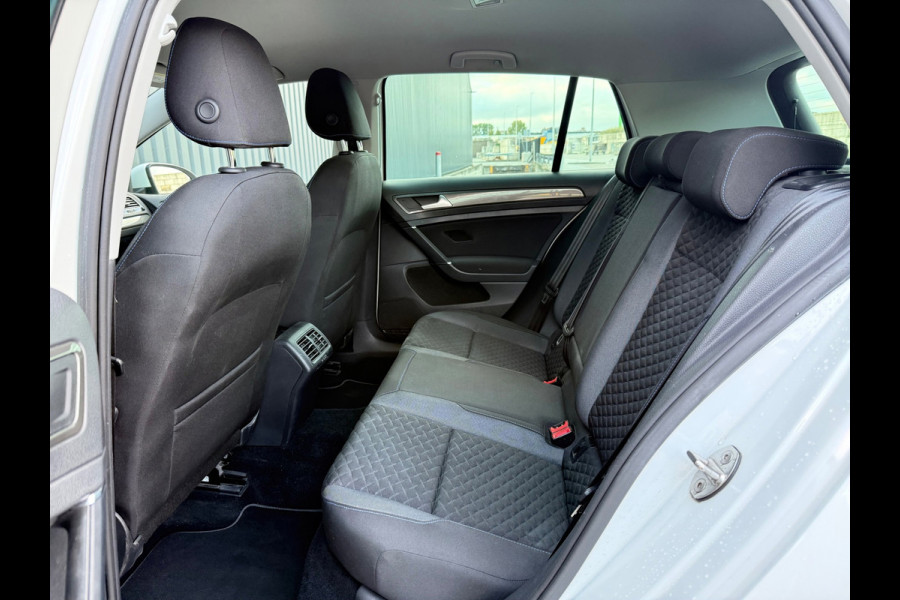 Volkswagen Golf 1.0 TSI 86pk Trendline 2019 Wit Trekhaak Led