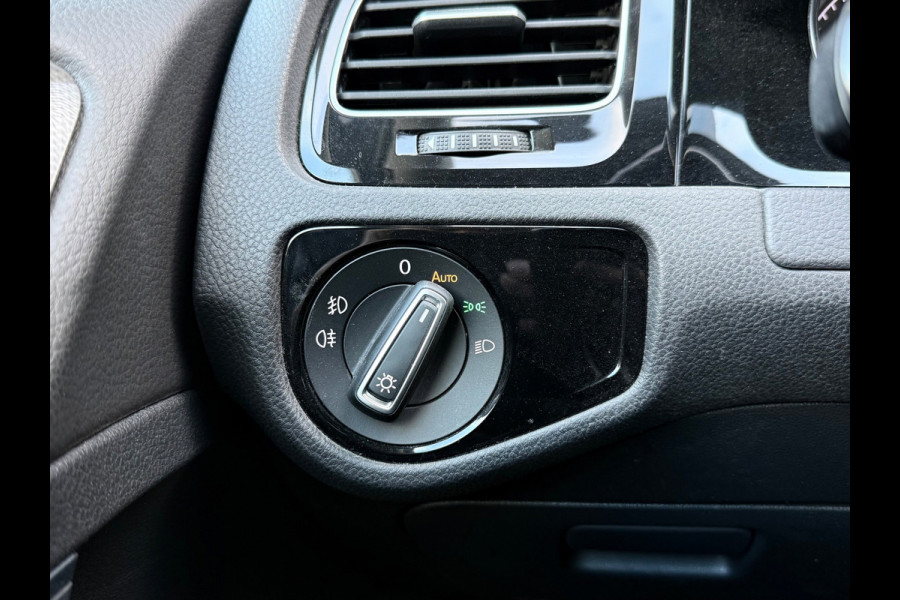 Volkswagen Golf 1.0 TSI 86pk Trendline 2019 Wit Trekhaak Led