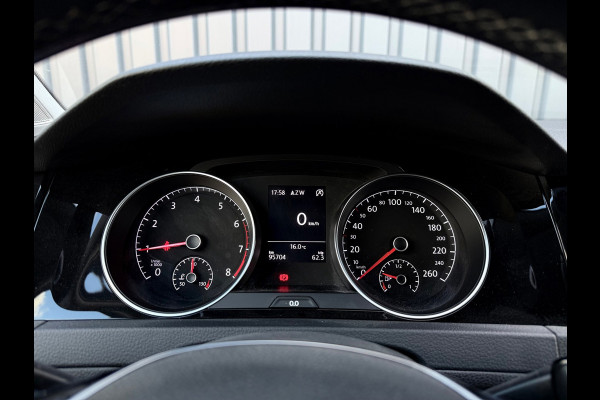 Volkswagen Golf 1.0 TSI 86pk Trendline 2019 Wit Trekhaak Led