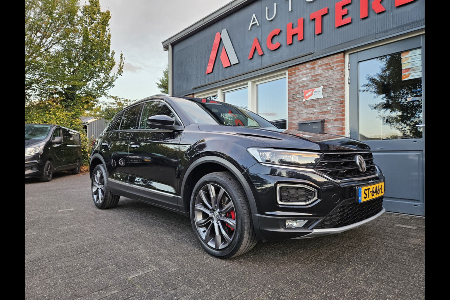 Volkswagen T-Roc 1.5 TSI Sport Trekhaak! Panorama/Schuifak! Carplay! Mooie/Nette Auto! NAP! LED! Leer!