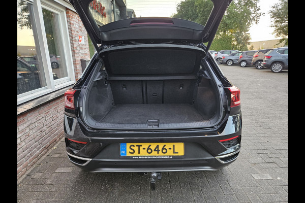 Volkswagen T-Roc 1.5 TSI Sport Trekhaak! Panorama/Schuifak! Carplay! Mooie/Nette Auto! NAP! LED! Leer!