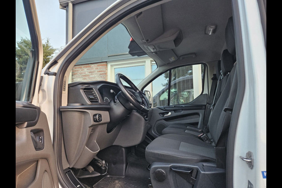 Ford Transit Custom 300 2.0 TDCI L2H1 Trend Trekhaak! 3-Zitplaatsen! 131PK! Mooie/Nette Bus! Airco!