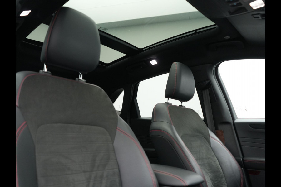 Ford Kuga 2.5 PHEV ST-Line X 225pk Dealer O.H. | SOH 89,8% | Trekhaak Af Fabriek | Panodak | Adaptive Cruise | Head Up | 360 Camera | Bang & Olufsen Audio | Alcantara Sportstoelen & Stuur Verwarmd | Keyless | BLIS | Apple Carplay | 20"L.M | Plug In Hybrid |